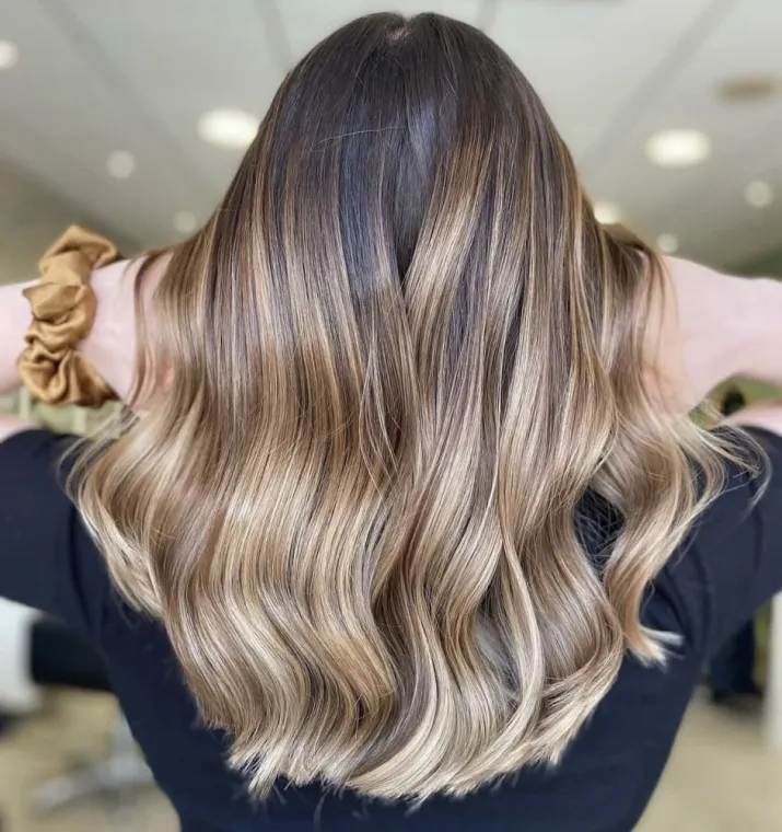 Balayage contouring pour femme à Bourg-en-Bresse, Bourg-en-Bresse, 15th Avenue